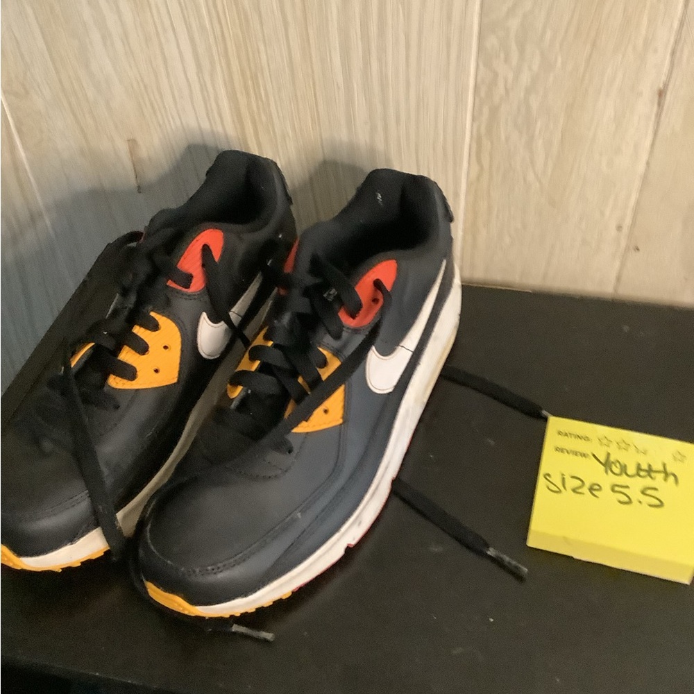 Nike Sneakers Youth size 5.5